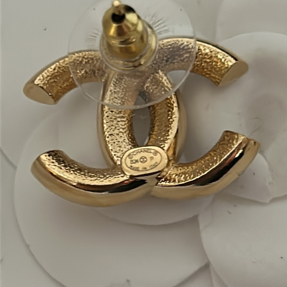 Chanel CC Stud Earrings - Picture 13 of 14